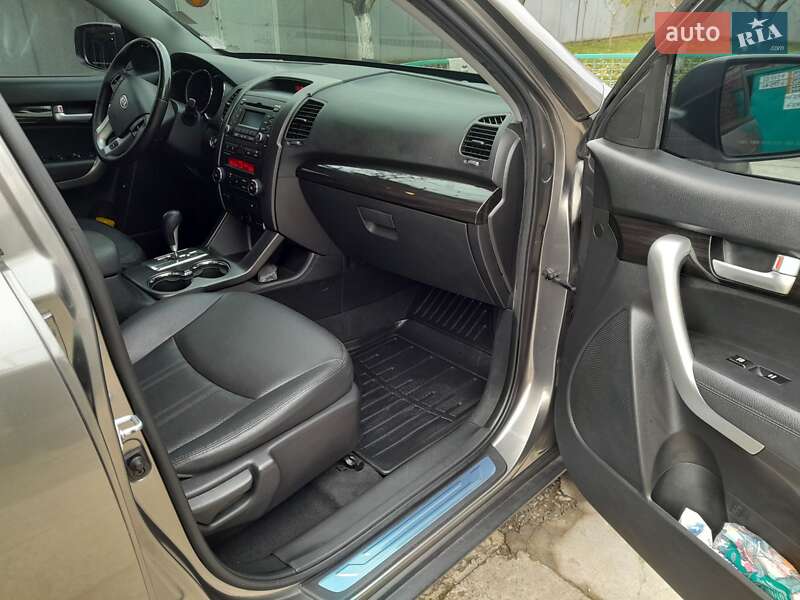 Позашляховик / Кросовер Kia Sorento 2012 в Полтаві