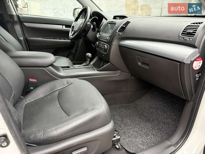 Внедорожник / Кроссовер Kia Sorento 2015 в Ровно