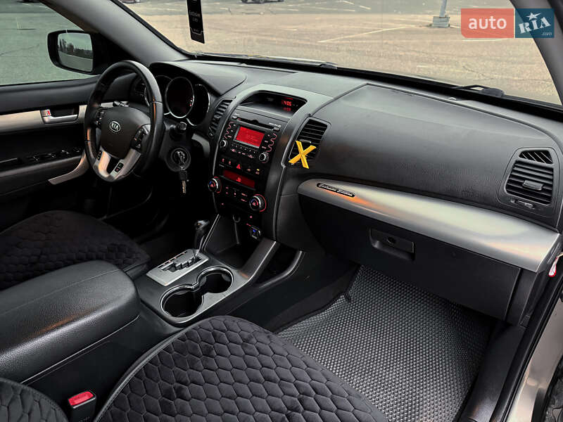 Позашляховик / Кросовер Kia Sorento 2012 в Дніпрі