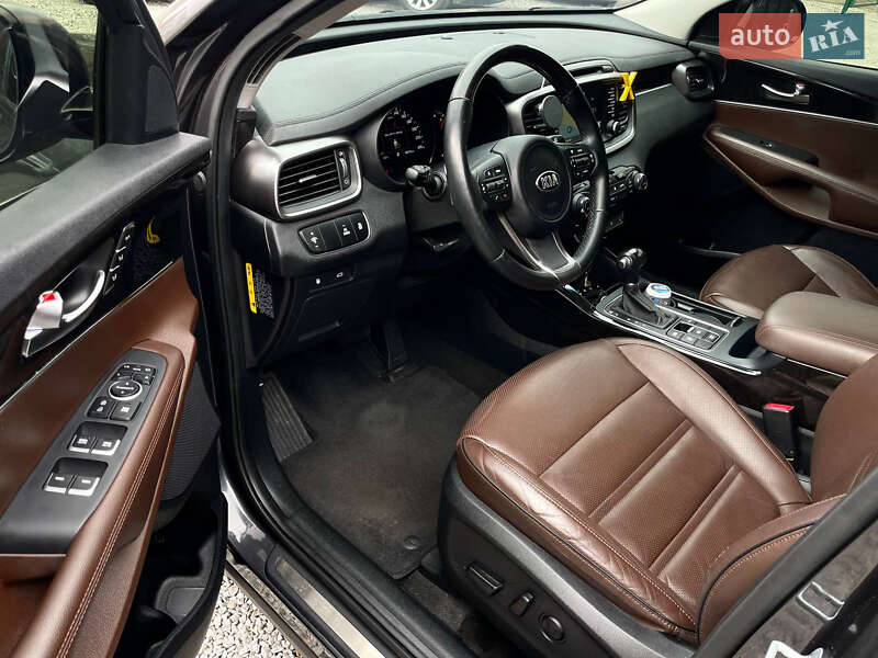 Позашляховик / Кросовер Kia Sorento 2016 в Києві