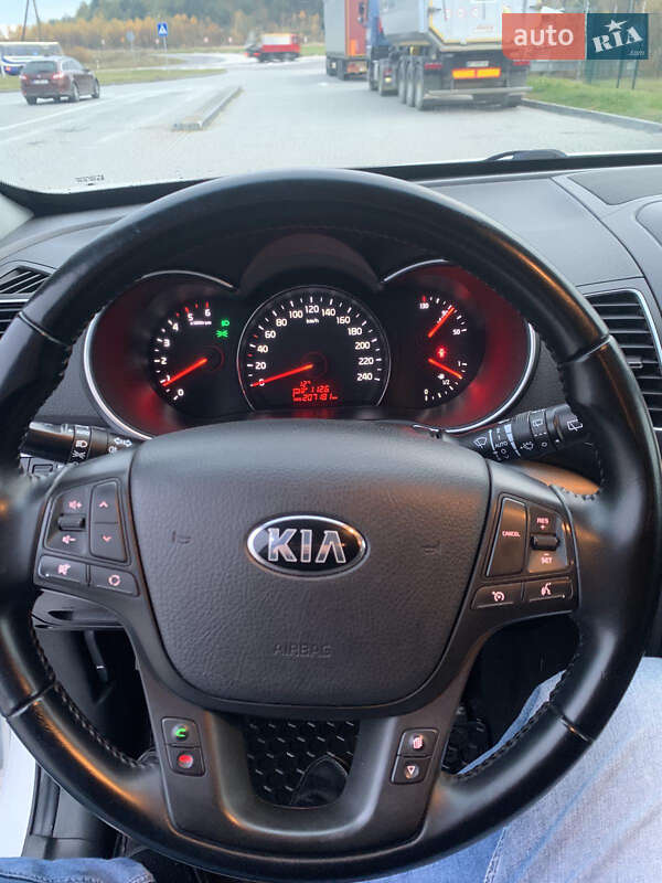 Позашляховик / Кросовер Kia Sorento 2014 в Миколаєві