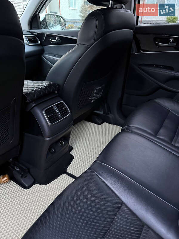 Внедорожник / Кроссовер Kia Sorento 2016 в Ужгороде