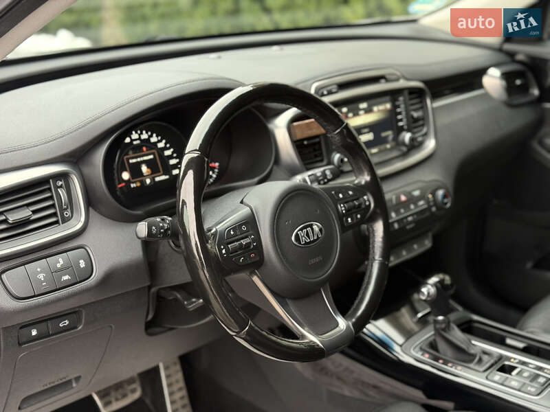 Позашляховик / Кросовер Kia Sorento 2015 в Стрию