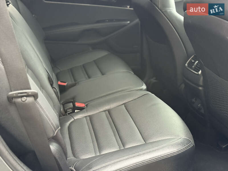 Позашляховик / Кросовер Kia Sorento 2015 в Стрию