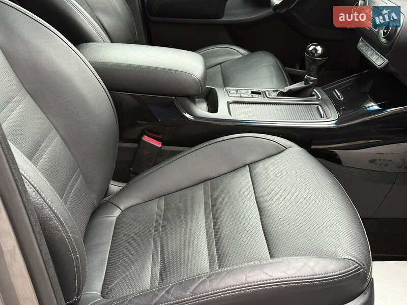 Позашляховик / Кросовер Kia Sorento 2015 в Стрию