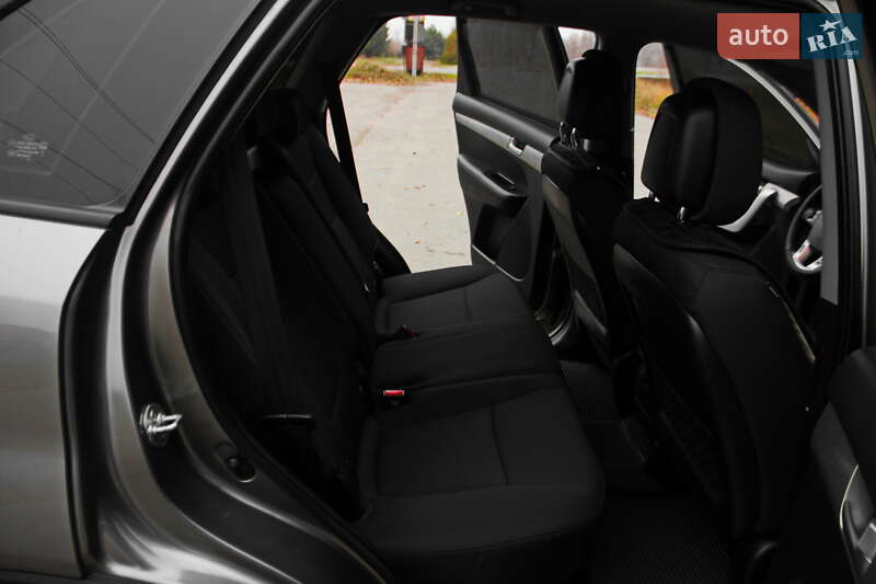 Позашляховик / Кросовер Kia Sorento 2012 в Дніпрі