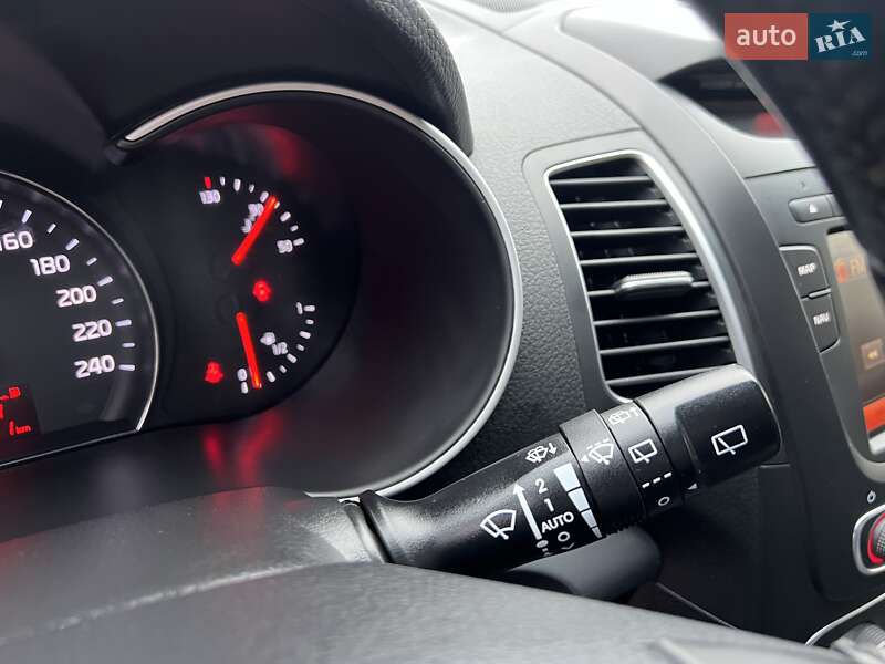 Внедорожник / Кроссовер Kia Sorento 2014 в Радивилове