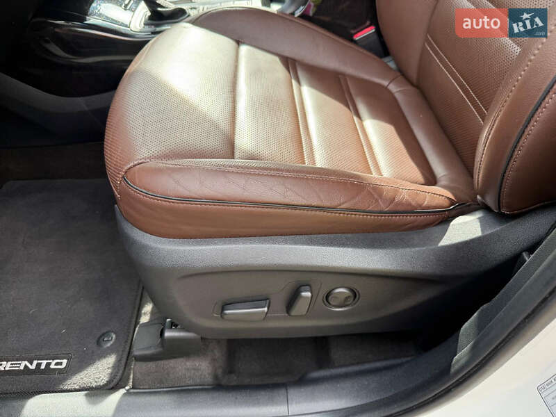 Внедорожник / Кроссовер Kia Sorento 2015 в Львове