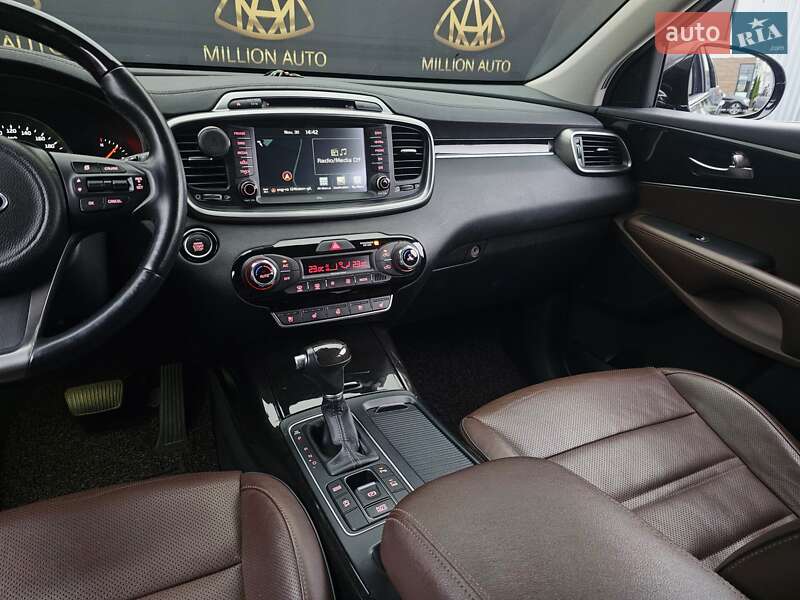 Внедорожник / Кроссовер Kia Sorento 2016 в Киеве