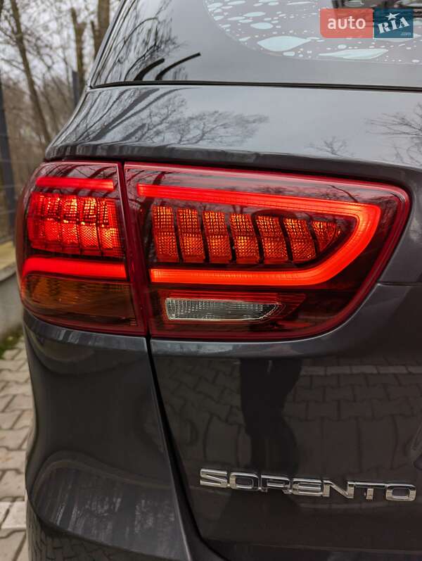 Внедорожник / Кроссовер Kia Sorento 2017 в Тернополе