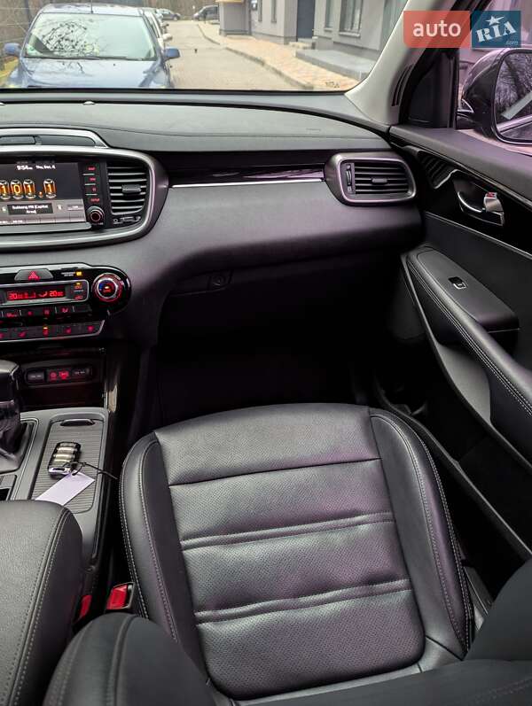 Внедорожник / Кроссовер Kia Sorento 2017 в Тернополе