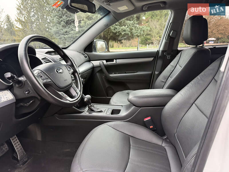 Внедорожник / Кроссовер Kia Sorento 2015 в Ровно фото 34 Внедорожник / Кроссовер Kia Sorento 2015 в Ровно