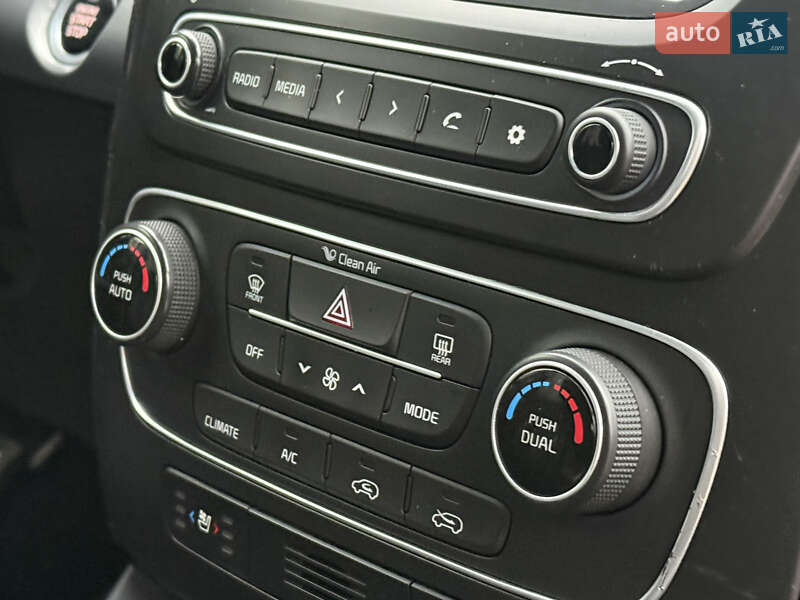 Внедорожник / Кроссовер Kia Sorento 2015 в Ровно фото 58 Внедорожник / Кроссовер Kia Sorento 2015 в Ровно