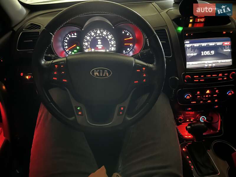 Позашляховик / Кросовер Kia Sorento 2013 в Луцьку