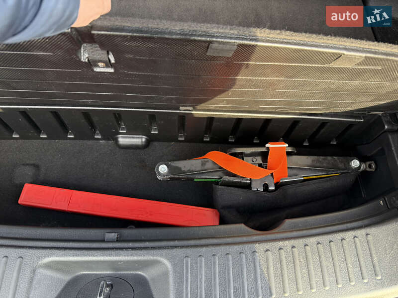 Внедорожник / Кроссовер Kia Sorento 2013 в Дубно фото 35 Внедорожник / Кроссовер Kia Sorento 2013 в Дубно