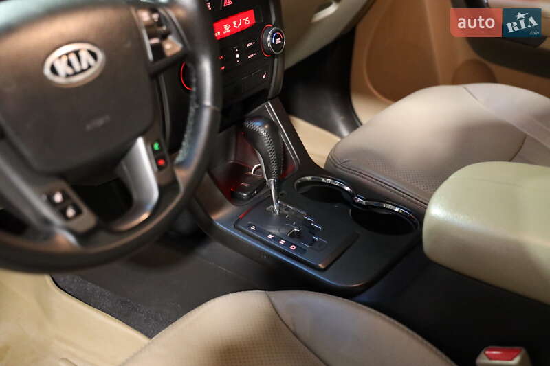 Позашляховик / Кросовер Kia Sorento 2012 в Луцьку