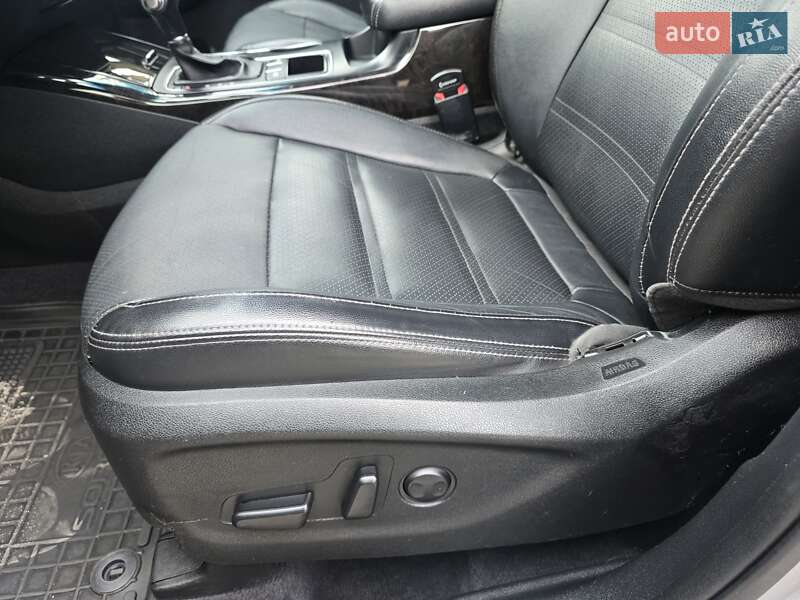 Внедорожник / Кроссовер Kia Sorento 2015 в Запорожье