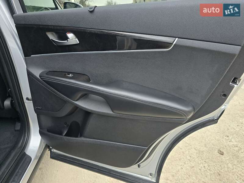 Внедорожник / Кроссовер Kia Sorento 2015 в Запорожье