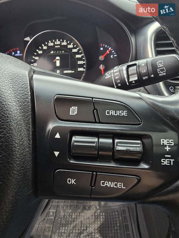 Внедорожник / Кроссовер Kia Sorento 2015 в Запорожье