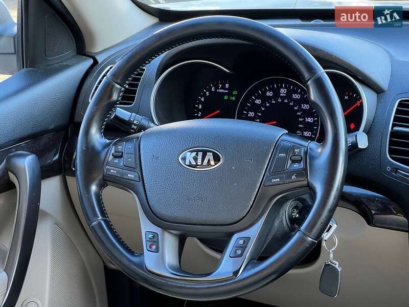 Позашляховик / Кросовер Kia Sorento 2014 в Івано-Франківську