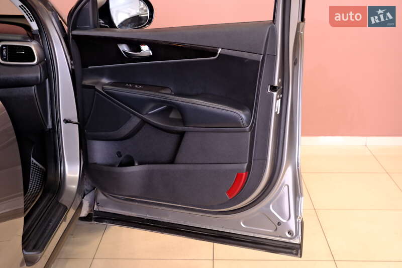 Позашляховик / Кросовер Kia Sorento 2017 в Одесі фото 40 Позашляховик / Кросовер Kia Sorento 2017 в Одесі