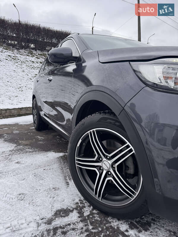 Позашляховик / Кросовер Kia Sorento 2016 в Луцьку