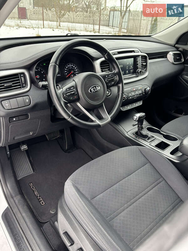 Внедорожник / Кроссовер Kia Sorento 2017 в Ровно