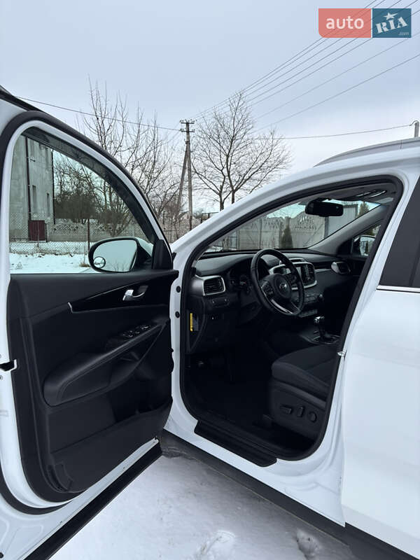 Внедорожник / Кроссовер Kia Sorento 2017 в Ровно