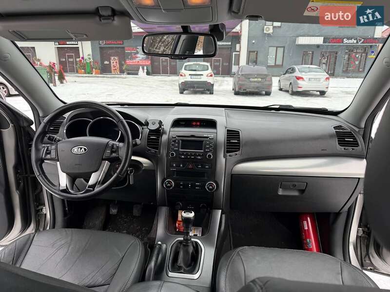 Позашляховик / Кросовер Kia Sorento 2010 в Звягелі