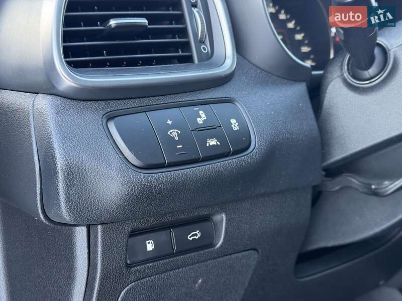 Внедорожник / Кроссовер Kia Sorento 2016 в Бродах