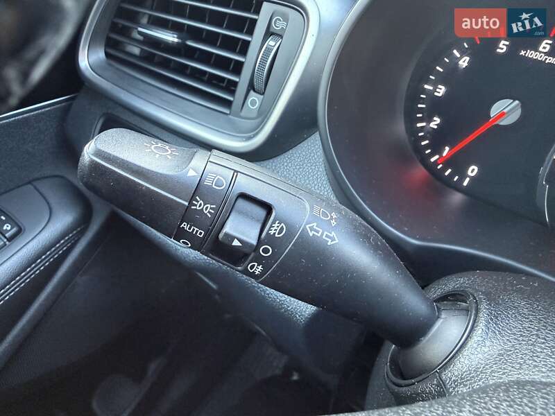 Внедорожник / Кроссовер Kia Sorento 2016 в Бродах