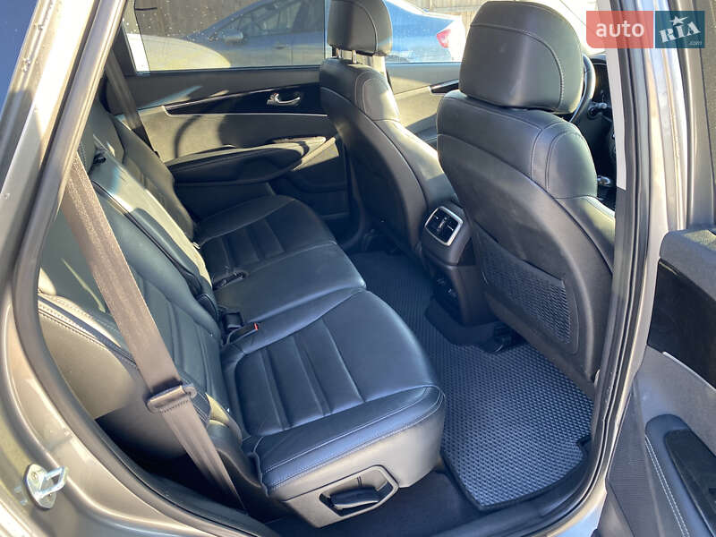 Позашляховик / Кросовер Kia Sorento 2016 в Коломиї