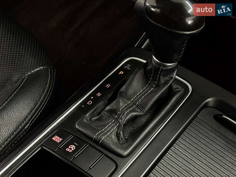 Внедорожник / Кроссовер Kia Sorento 2016 в Николаеве