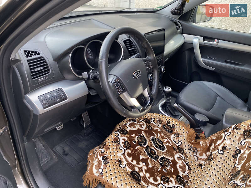 Внедорожник / Кроссовер Kia Sorento 2010 в Хусте