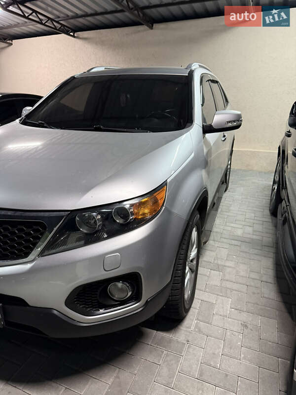 Внедорожник / Кроссовер Kia Sorento 2011 в Запорожье
