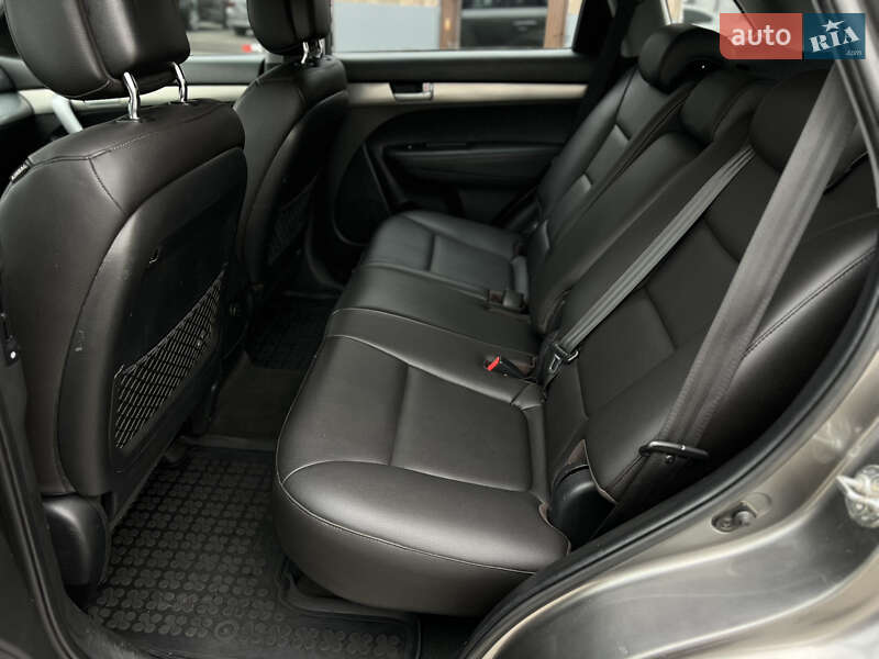 Внедорожник / Кроссовер Kia Sorento 2012 в Одессе