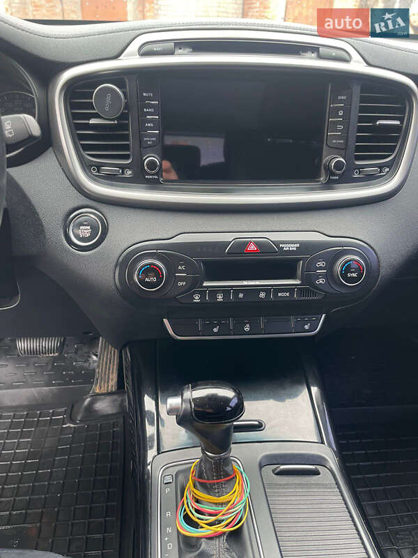 Внедорожник / Кроссовер Kia Sorento 2015 в Харькове