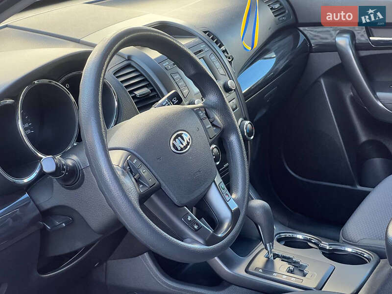 Внедорожник / Кроссовер Kia Sorento 2012 в Киеве