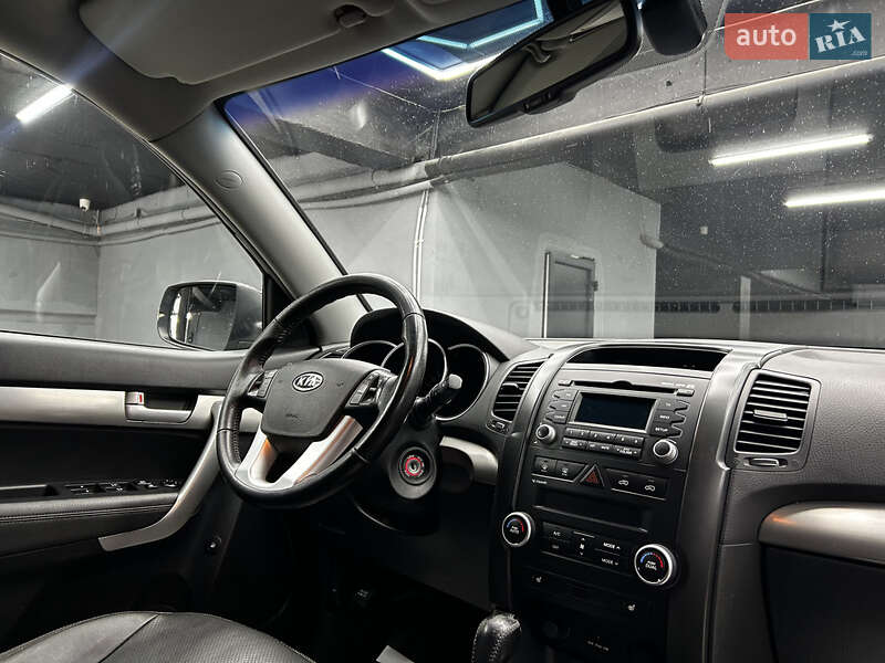 Внедорожник / Кроссовер Kia Sorento 2010 в Черновцах