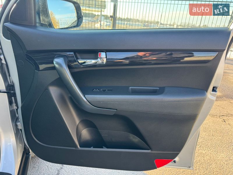 Внедорожник / Кроссовер Kia Sorento 2012 в Киеве