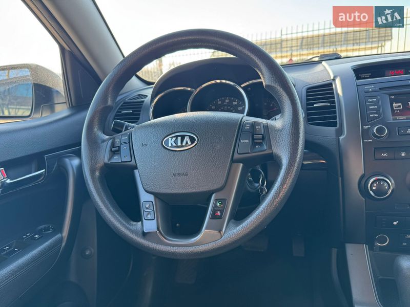 Внедорожник / Кроссовер Kia Sorento 2012 в Киеве