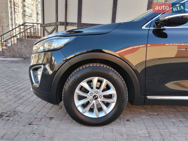 Внедорожник / Кроссовер Kia Sorento 2016 в Ровно