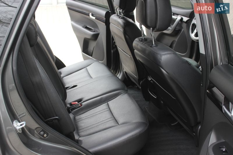 Внедорожник / Кроссовер Kia Sorento 2013 в Днепре
