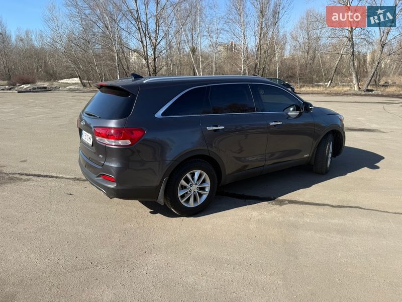 Внедорожник / Кроссовер Kia Sorento 2016 в Киеве