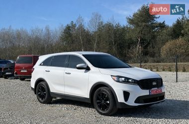 Внедорожник / Кроссовер Kia Sorento 2018 в Новояворовске