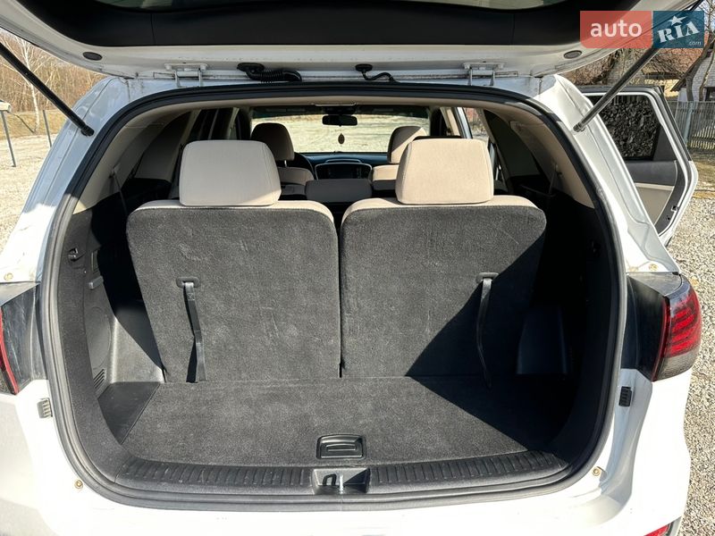 Внедорожник / Кроссовер Kia Sorento 2018 в Новояворовске