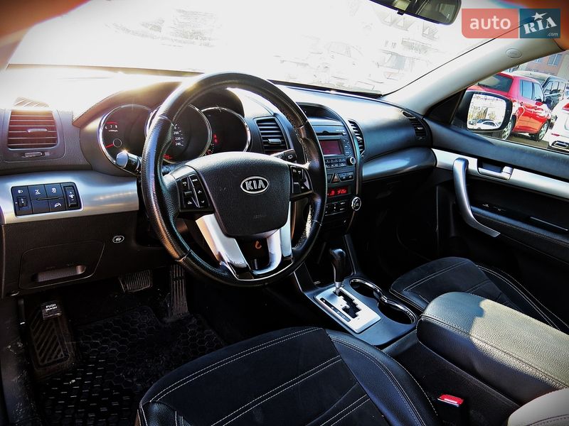 Внедорожник / Кроссовер Kia Sorento 2011 в Черкассах
