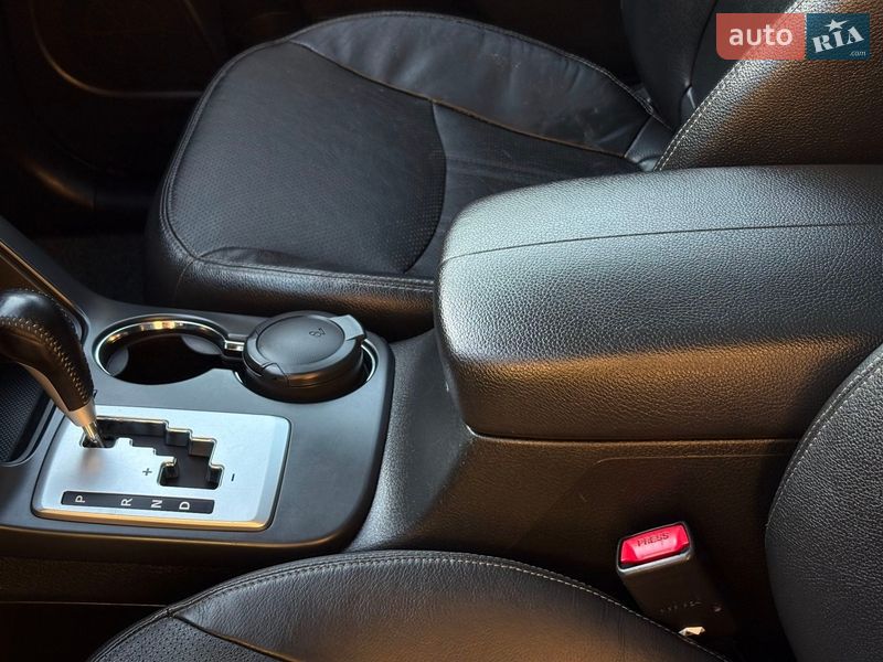 Позашляховик / Кросовер Kia Sorento 2011 в Рівному