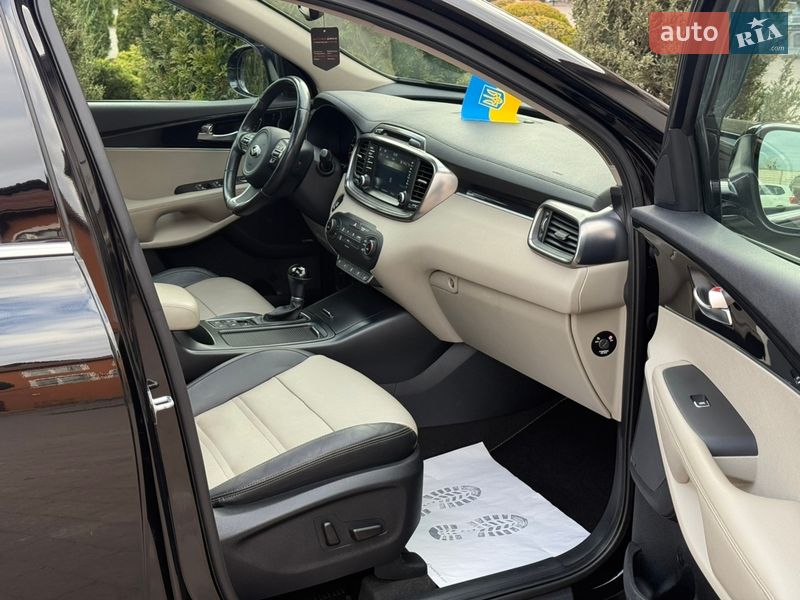 Внедорожник / Кроссовер Kia Sorento 2016 в Стрые