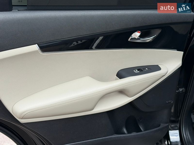 Внедорожник / Кроссовер Kia Sorento 2016 в Стрые